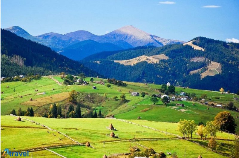 "КАРПАТИ  ЛІТОМ"